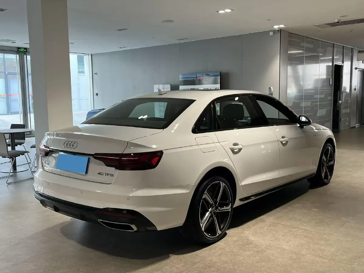 2024 Audi A4L 2.0T 190HP L4 7DCT,autocango,china used car exporter,china ev exporter,chinese used car exporter,chinese used ev exporter