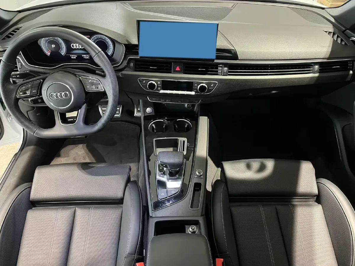 2024 Audi A4L 2.0T 190HP L4 7DCT,autocango,china used car exporter,china ev exporter,chinese used car exporter,chinese used ev exporter