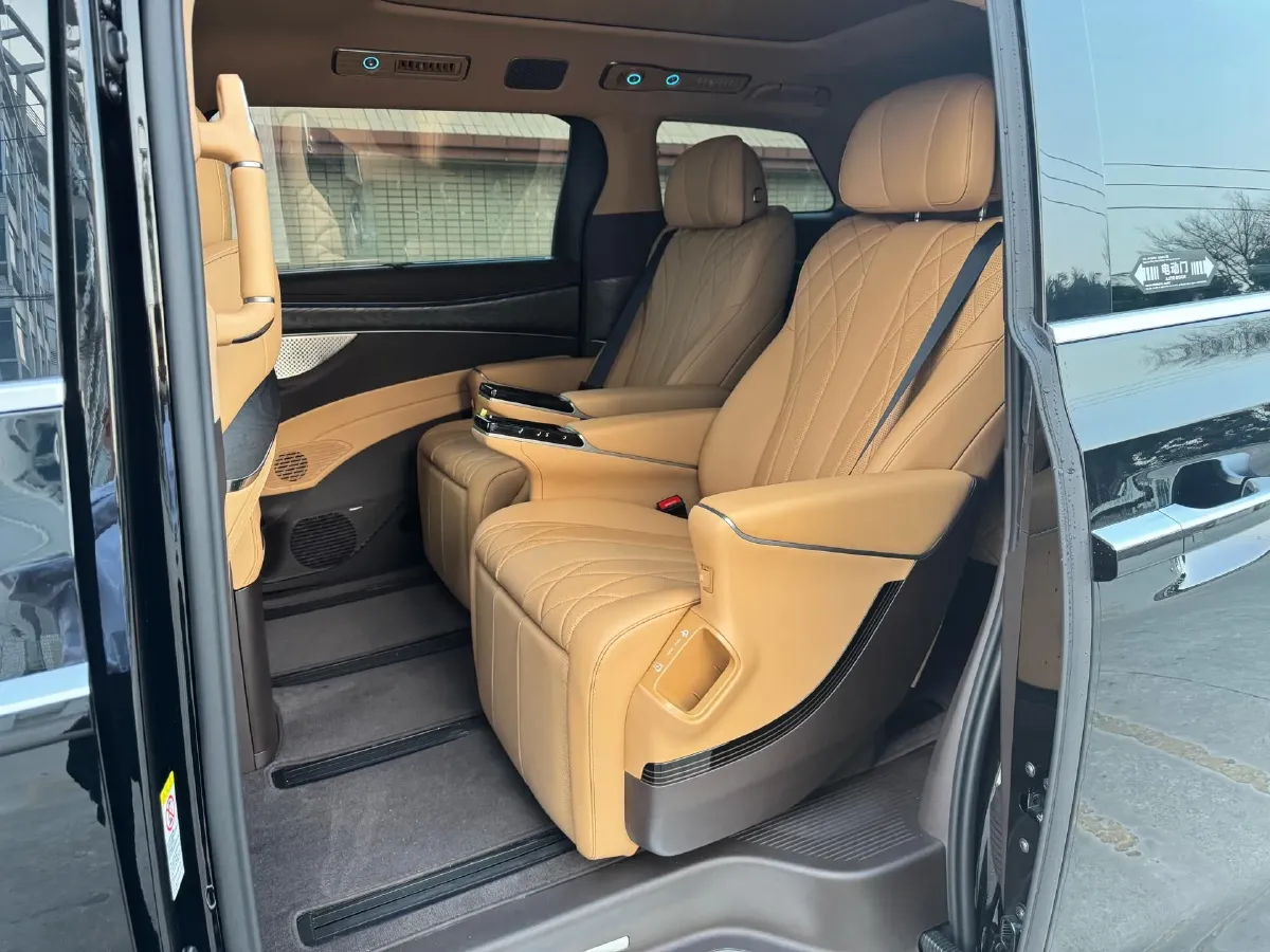 2025 Denza D9 1.5T 156HP L4 E-CVT PHEV 40KWH,autocango,china used car exporter,china ev exporter,chinese used car exporter,chinese used ev exporter