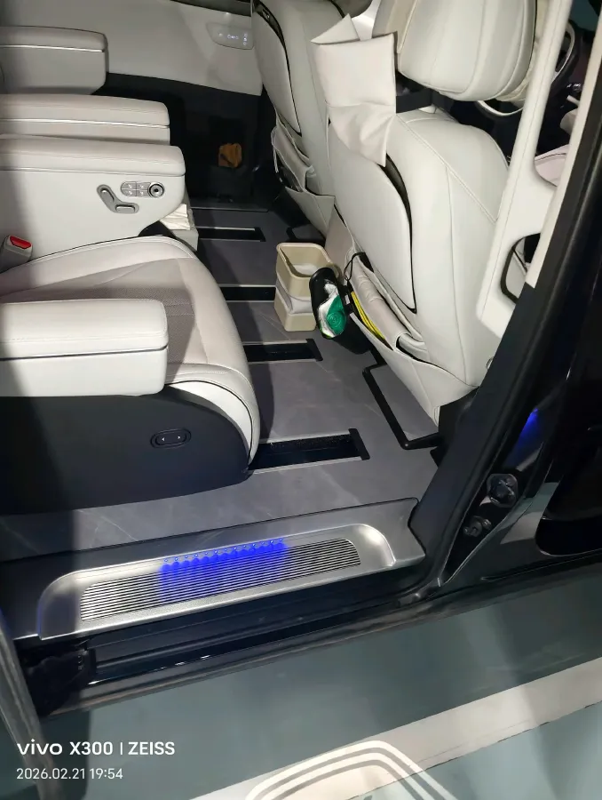 2024 Xpeng X9 BEV 101.5KWH,autocango,china used car exporter,china ev exporter,chinese used car exporter,chinese used ev exporter