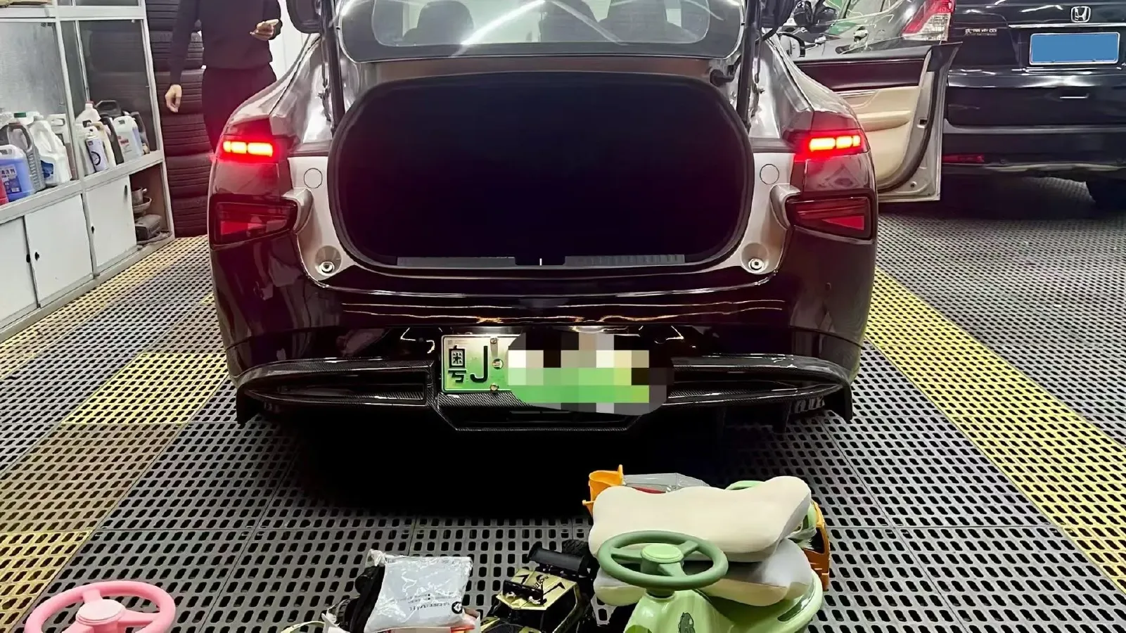 2020 Xpeng P7 BEV 70.8KWH,autocango,china used car exporter,china ev exporter,chinese used car exporter,chinese used ev exporter