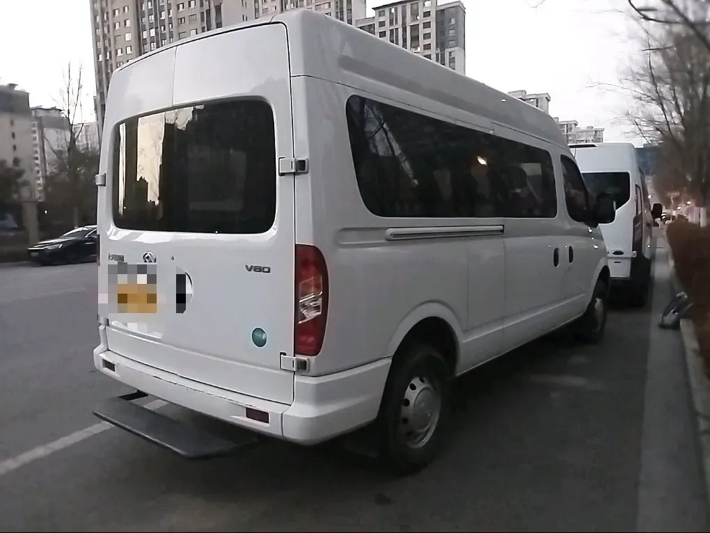 2021 MAXUS XinTu V80 2.0T 139HP L4 6MT,autocango,china used car exporter,china ev exporter,chinese used car exporter,chinese used ev exporter