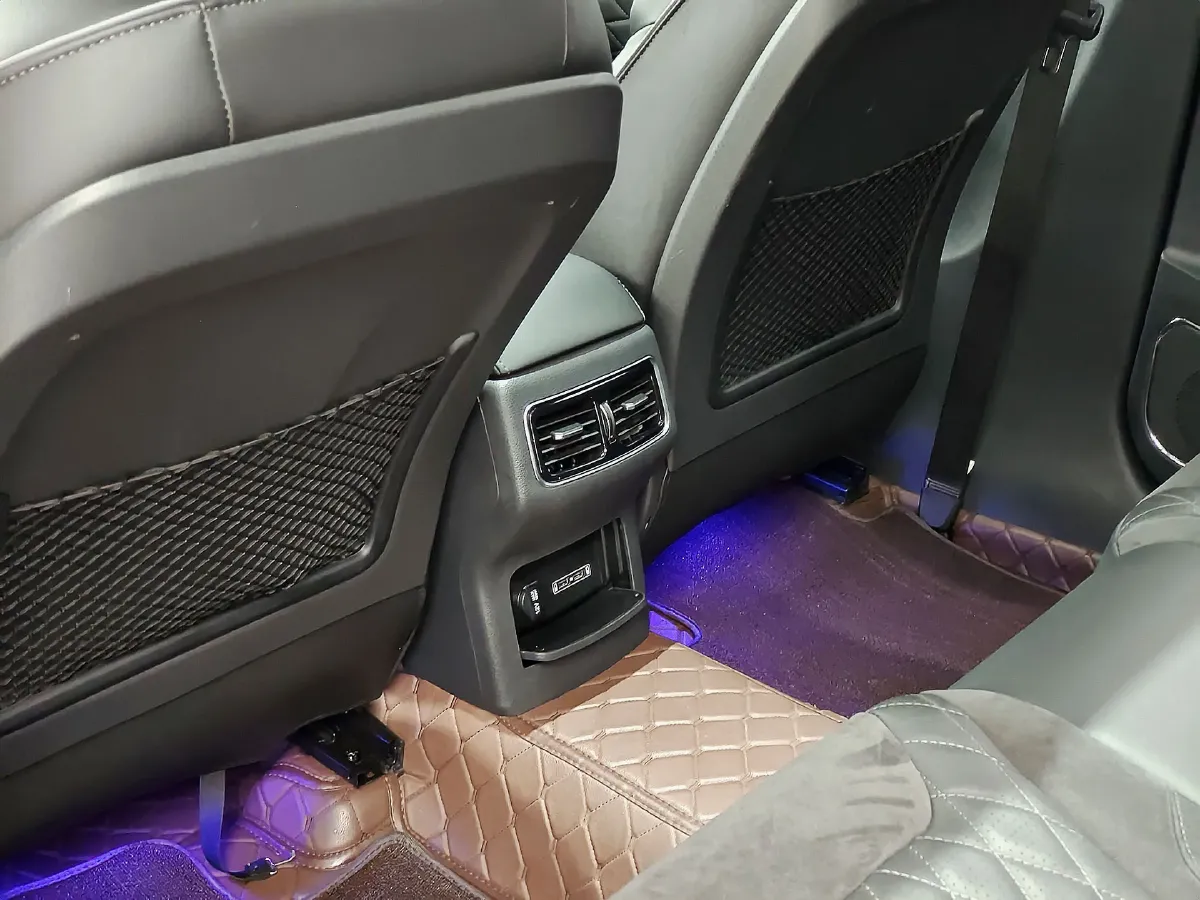 2019 HongQi HS5 2.0T 224HP L4 6AT,autocango,china used car exporter,china ev exporter,chinese used car exporter,chinese used ev exporter