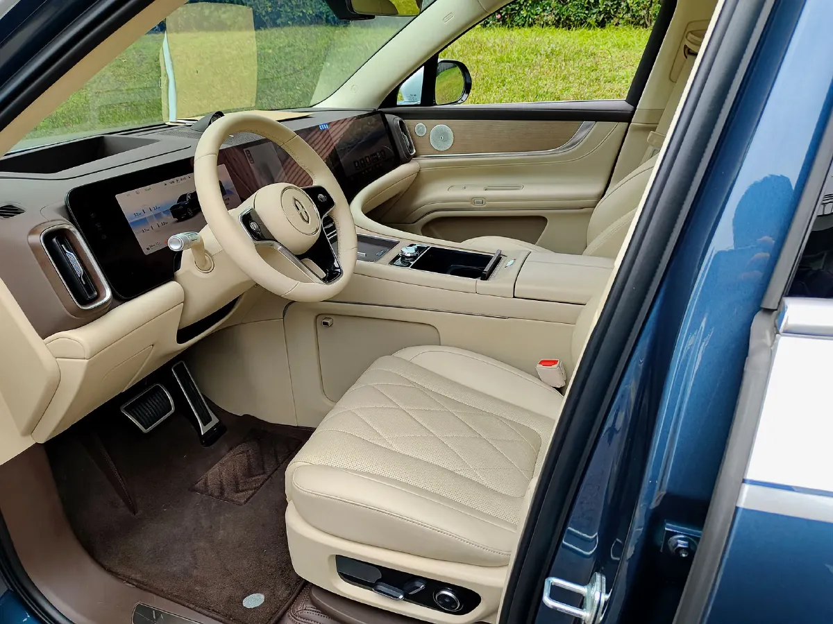 2024 AITO AITO M9 1.5T 152HP L4 REEV 52KWH,autocango,china used car exporter,china ev exporter,chinese used car exporter,chinese used ev exporter