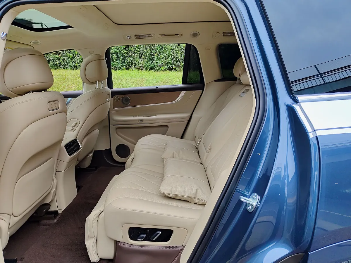 2024 AITO AITO M9 1.5T 152HP L4 REEV 52KWH,autocango,china used car exporter,china ev exporter,chinese used car exporter,chinese used ev exporter