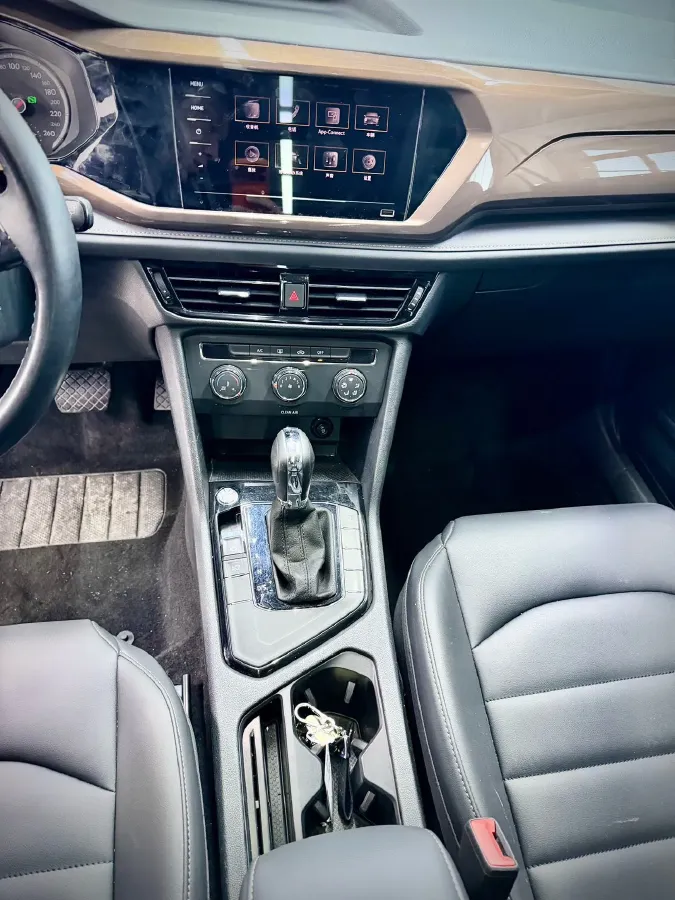 2021 Volkswagen Tharu 1.4T 150HP L4 7DCT,autocango,china used car exporter,china ev exporter,chinese used car exporter,chinese used ev exporter