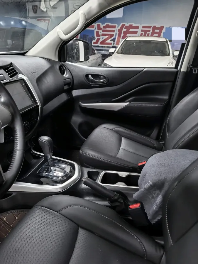 2023 Nissan Navara 2.5L 190HP L4 7AT,autocango,china used car exporter,china ev exporter,chinese used car exporter,chinese used ev exporter