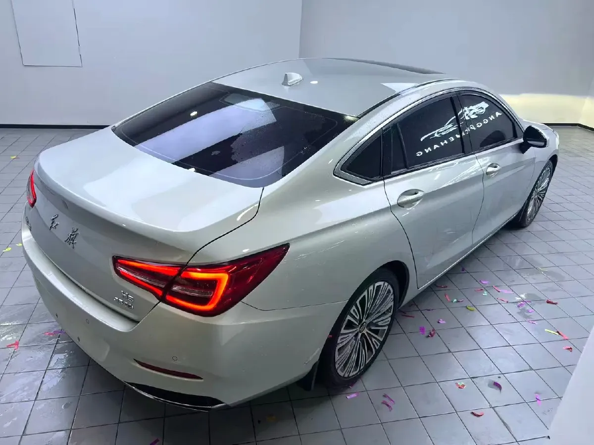 2022 HongQi H5 1.8T 197HP L4 6AT,autocango,china used car exporter,china ev exporter,chinese used car exporter,chinese used ev exporter