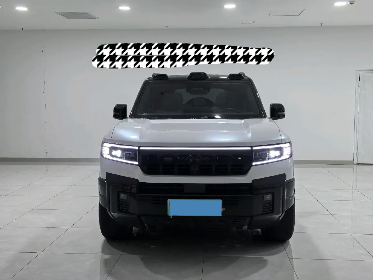 2025 FangChengBao Bao 8 2.0T 245HP L4 E-CVT PHEV 36.8KWH,autocango,china used car exporter,china ev exporter,chinese used car exporter,chinese used ev exporter
