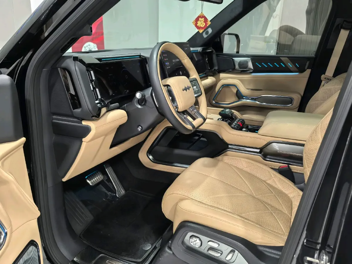 2025 FangChengBao Bao 8 2.0T 245HP L4 E-CVT PHEV 36.8KWH,autocango,china used car exporter,china ev exporter,chinese used car exporter,chinese used ev exporter