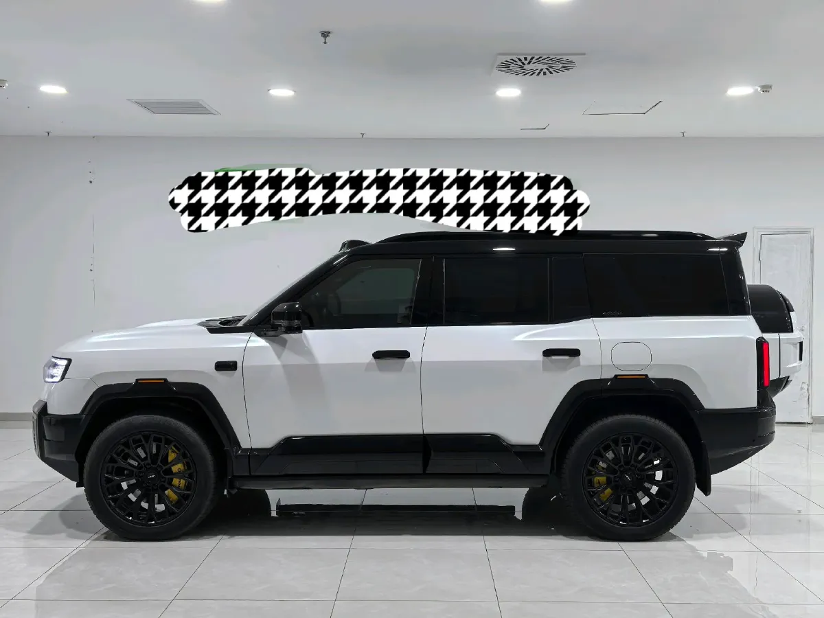 2025 FangChengBao Bao 8 2.0T 245HP L4 E-CVT PHEV 36.8KWH,autocango,china used car exporter,china ev exporter,chinese used car exporter,chinese used ev exporter