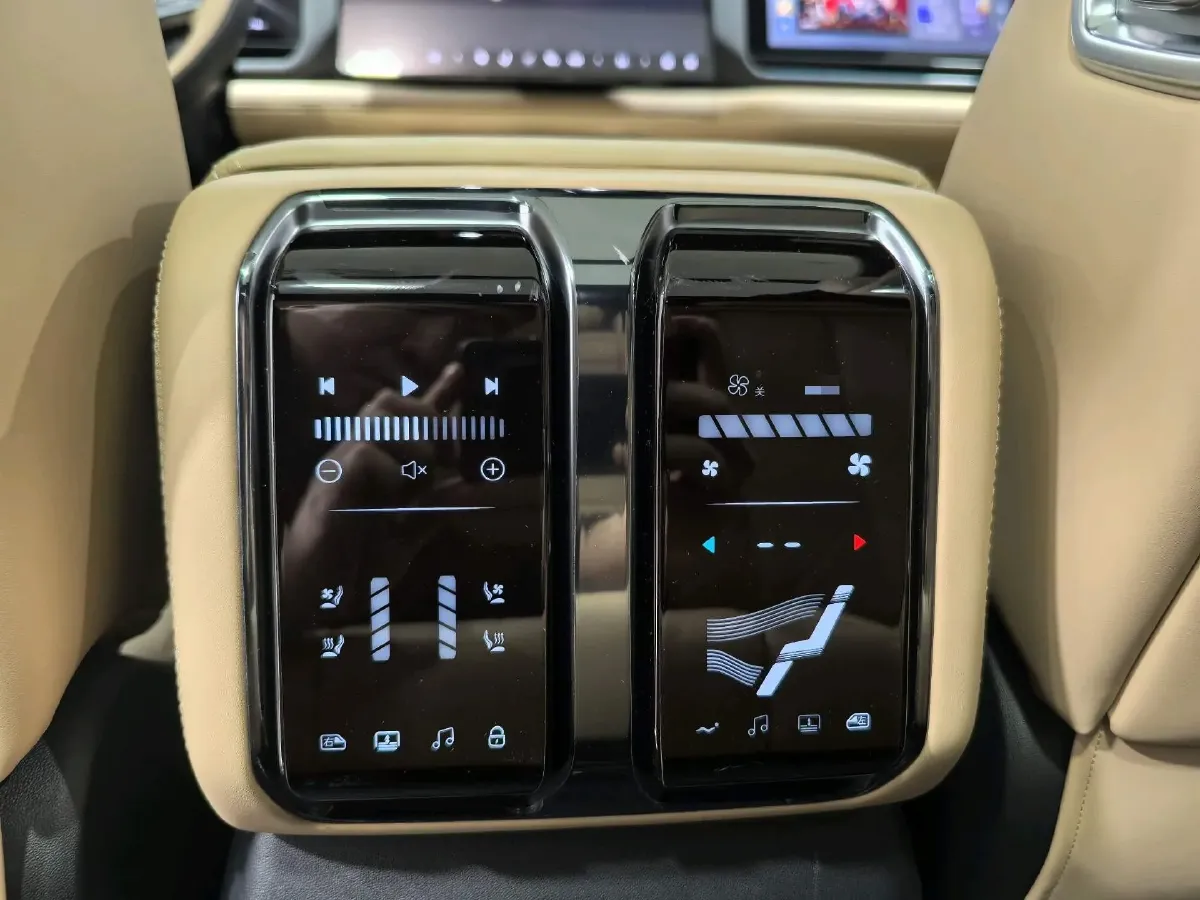 2025 FangChengBao Bao 8 2.0T 245HP L4 E-CVT PHEV 36.8KWH,autocango,china used car exporter,china ev exporter,chinese used car exporter,chinese used ev exporter