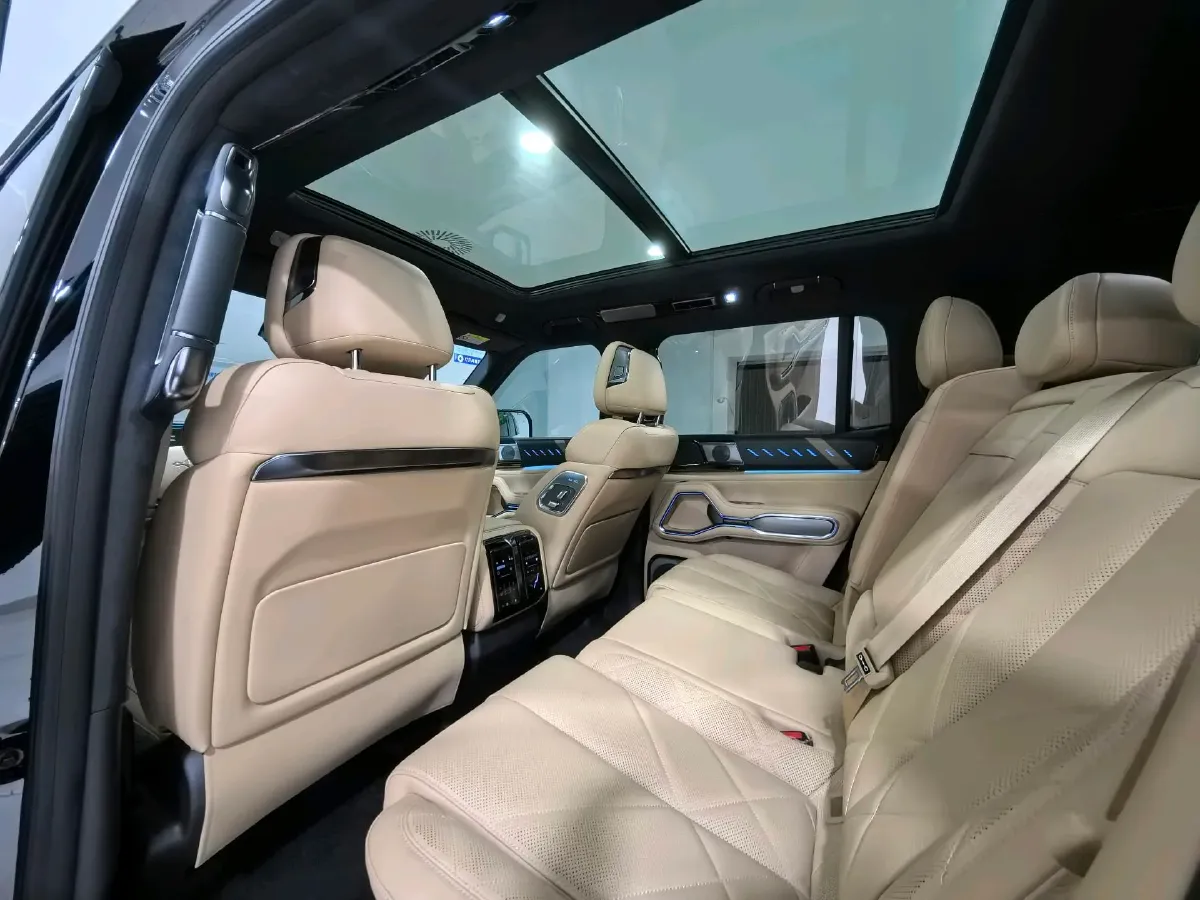 2025 FangChengBao Bao 8 2.0T 245HP L4 E-CVT PHEV 36.8KWH,autocango,china used car exporter,china ev exporter,chinese used car exporter,chinese used ev exporter