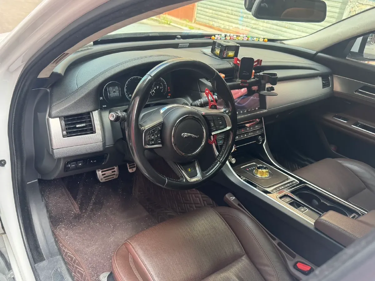 2018 Jaguar XF 2.0T 250HP L4 8AT,autocango,china used car exporter,china ev exporter,chinese used car exporter,chinese used ev exporter