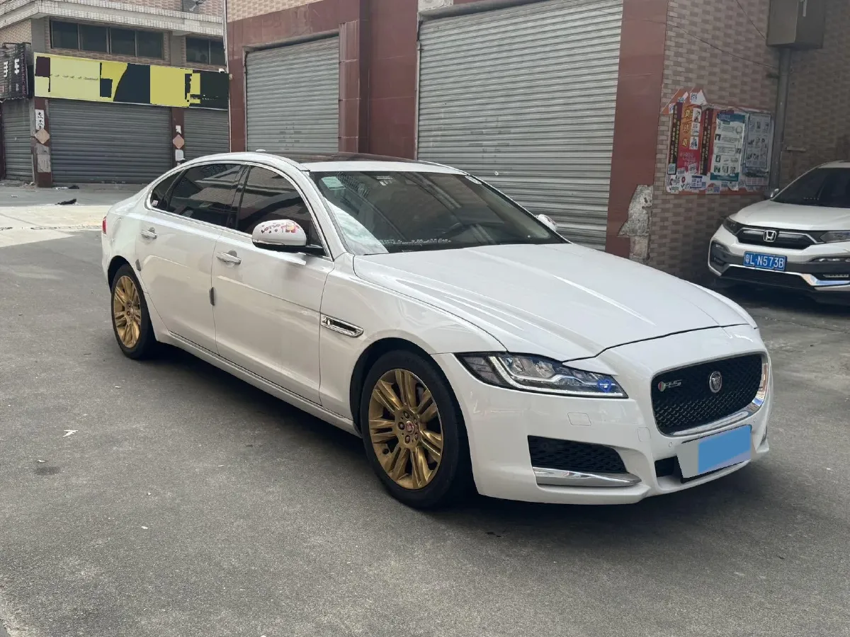 2018 Jaguar XF 2.0T 250HP L4 8AT,autocango,china used car exporter,china ev exporter,chinese used car exporter,chinese used ev exporter