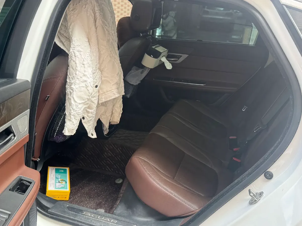 2018 Jaguar XF 2.0T 250HP L4 8AT,autocango,china used car exporter,china ev exporter,chinese used car exporter,chinese used ev exporter