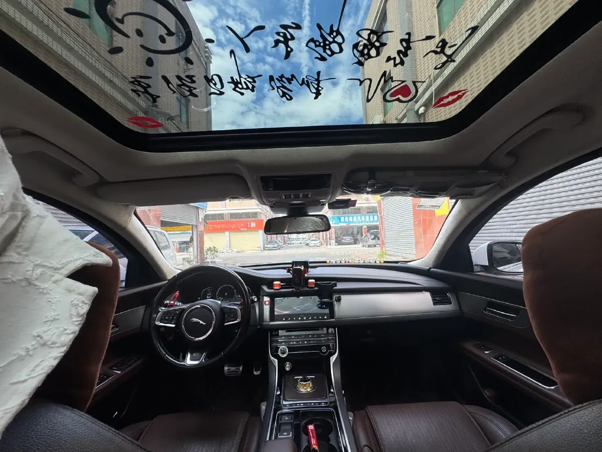 2018 Jaguar XF 2.0T 250HP L4 8AT,autocango,china used car exporter,china ev exporter,chinese used car exporter,chinese used ev exporter