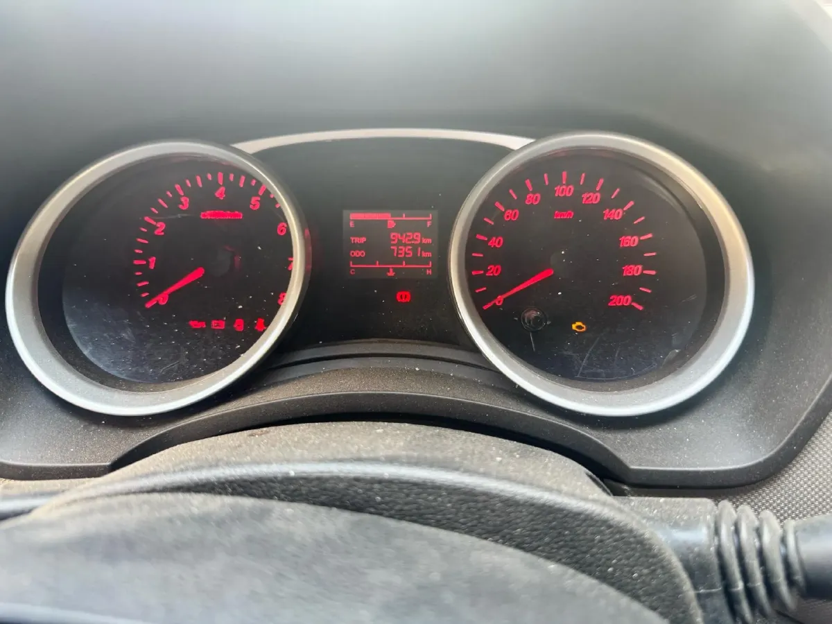 2021 WuLing HongGuang 1.5L 99HP L4 6MT,autocango,china used car exporter,china ev exporter,chinese used car exporter,chinese used ev exporter