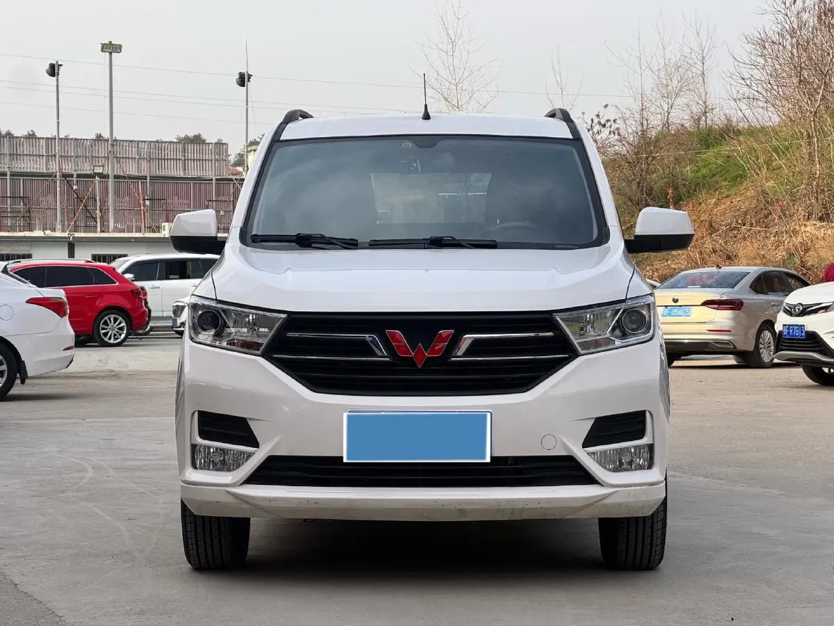 2021 WuLing HongGuang 1.5L 99HP L4 6MT,autocango,china used car exporter,china ev exporter,chinese used car exporter,chinese used ev exporter