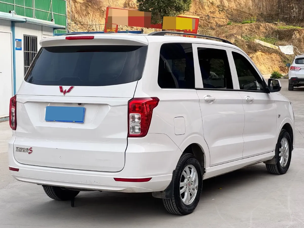 2021 WuLing HongGuang 1.5L 99HP L4 6MT,autocango,china used car exporter,china ev exporter,chinese used car exporter,chinese used ev exporter