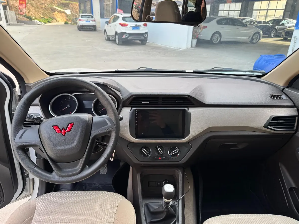 2021 WuLing HongGuang 1.5L 99HP L4 6MT,autocango,china used car exporter,china ev exporter,chinese used car exporter,chinese used ev exporter