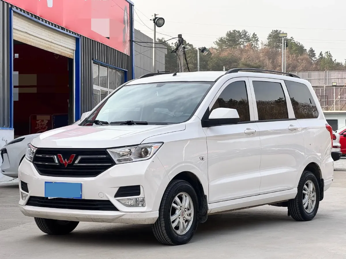 2021 WuLing HongGuang 1.5L 99HP L4 6MT,autocango,china used car exporter,china ev exporter,chinese used car exporter,chinese used ev exporter