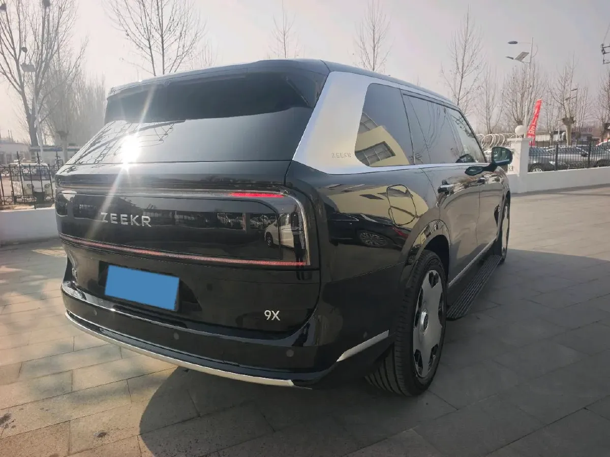 2025 Zeekr 9X 2.0T 279HP L4 1DHT PHEV,autocango,china used car exporter,china ev exporter,chinese used car exporter,chinese used ev exporter