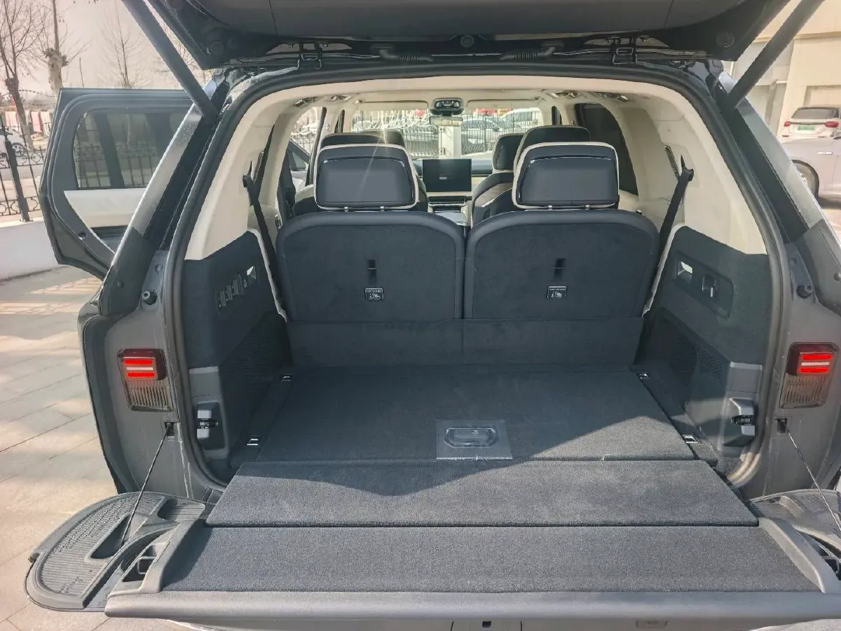 2025 Zeekr 9X 2.0T 279HP L4 1DHT PHEV,autocango,china used car exporter,china ev exporter,chinese used car exporter,chinese used ev exporter