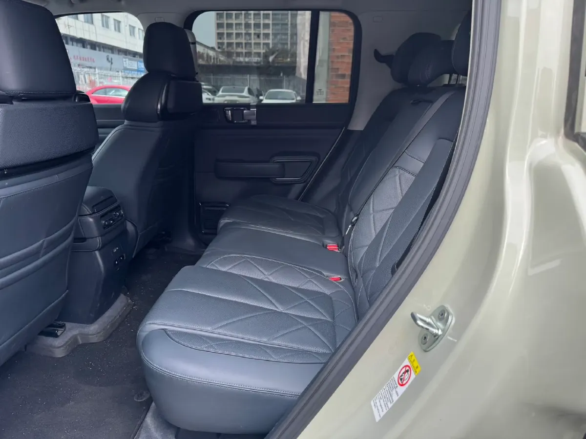 2023 FangChengBao Bao 5 1.5T 194HP L4 E-CVT PHEV 31.8KWH,autocango,china used car exporter,china ev exporter,chinese used car exporter,chinese used ev exporter