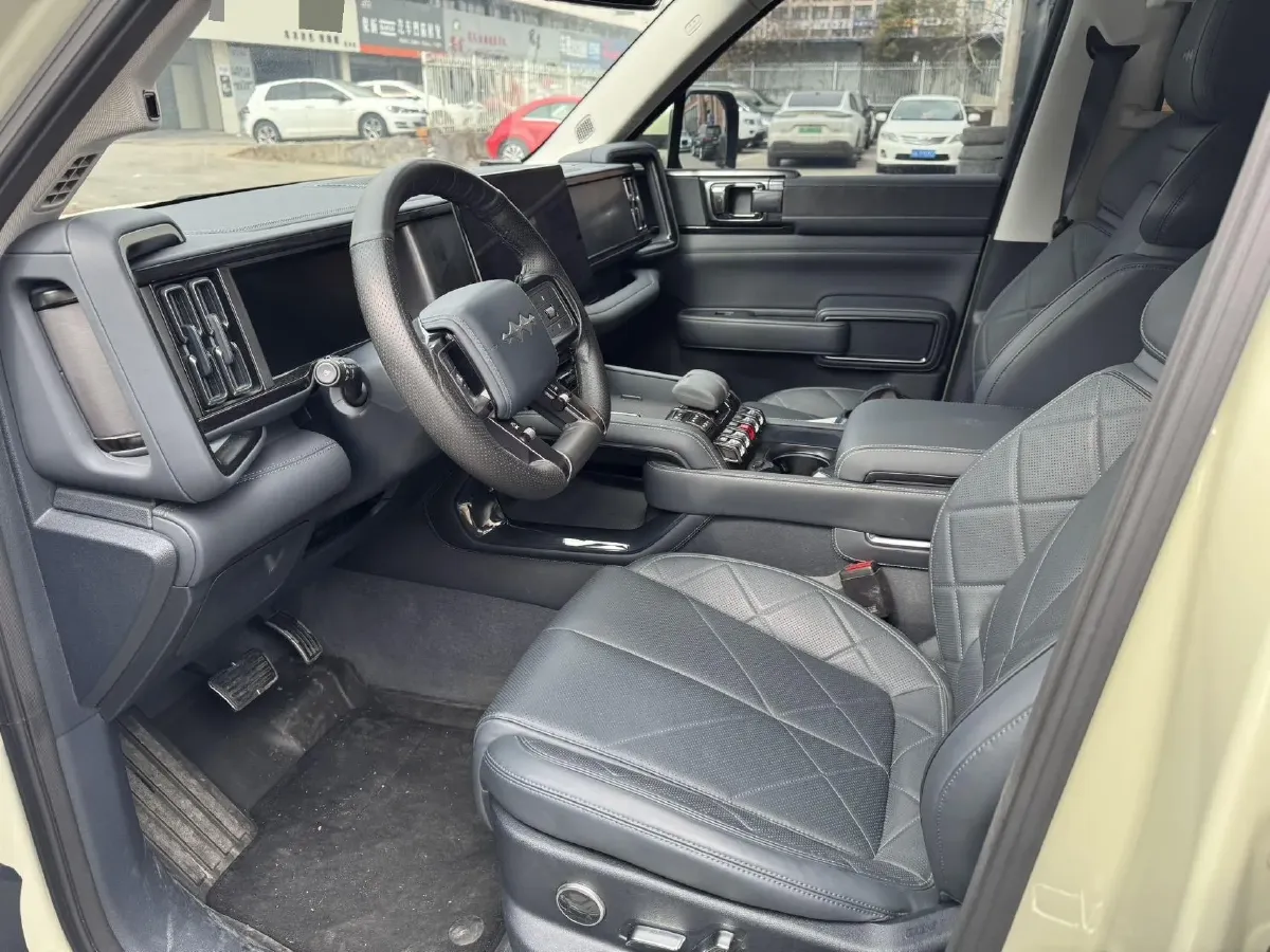 2023 FangChengBao Bao 5 1.5T 194HP L4 E-CVT PHEV 31.8KWH,autocango,china used car exporter,china ev exporter,chinese used car exporter,chinese used ev exporter