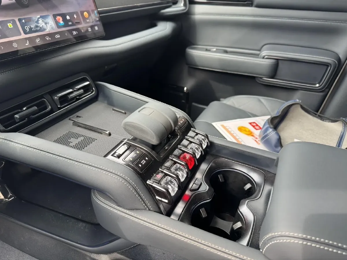 2023 FangChengBao Bao 5 1.5T 194HP L4 E-CVT PHEV 31.8KWH,autocango,china used car exporter,china ev exporter,chinese used car exporter,chinese used ev exporter