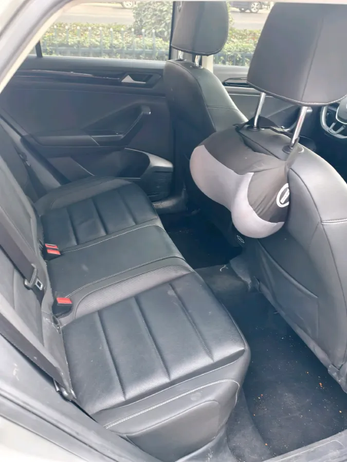 2021 Volkswagen T-Roc 1.4T 150HP L4 7DCT,autocango,china used car exporter,china ev exporter,chinese used car exporter,chinese used ev exporter