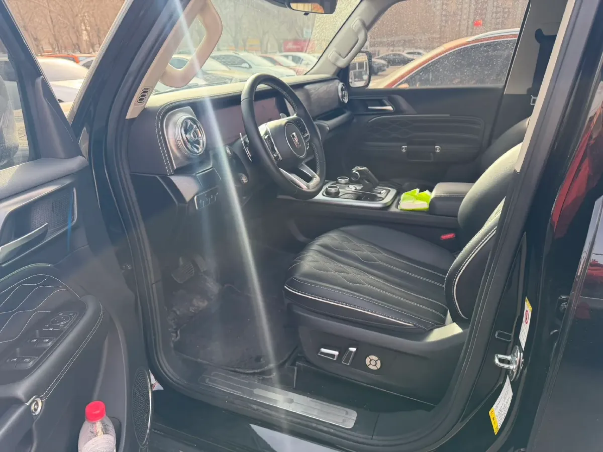 2023 Tank 300 2.0T 227HP L4 8AT,autocango,china used car exporter,china ev exporter,chinese used car exporter,chinese used ev exporter