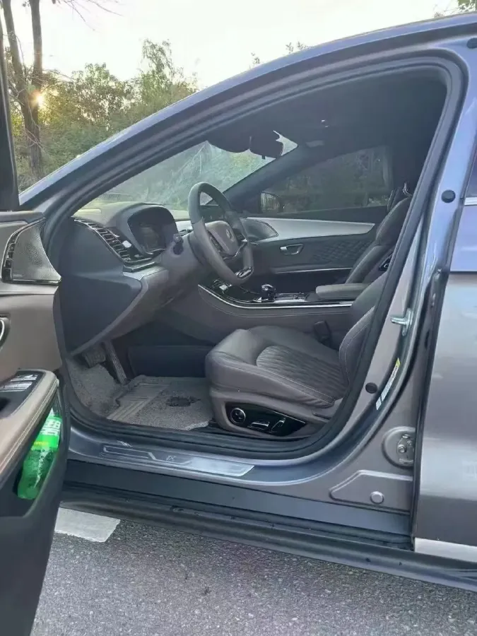 2022 Volkswagen Tiguan L 2.0T 186HP L4 7DCT,autocango,china used car exporter,china ev exporter,chinese used car exporter,chinese used ev exporter