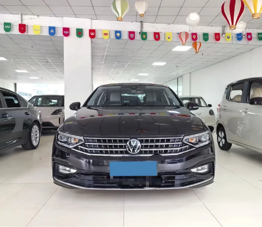 2023 Volkswagen Magotan 2.0T 186HP L4 7DCT,autocango,china used car exporter,china ev exporter,chinese used car exporter,chinese used ev exporter