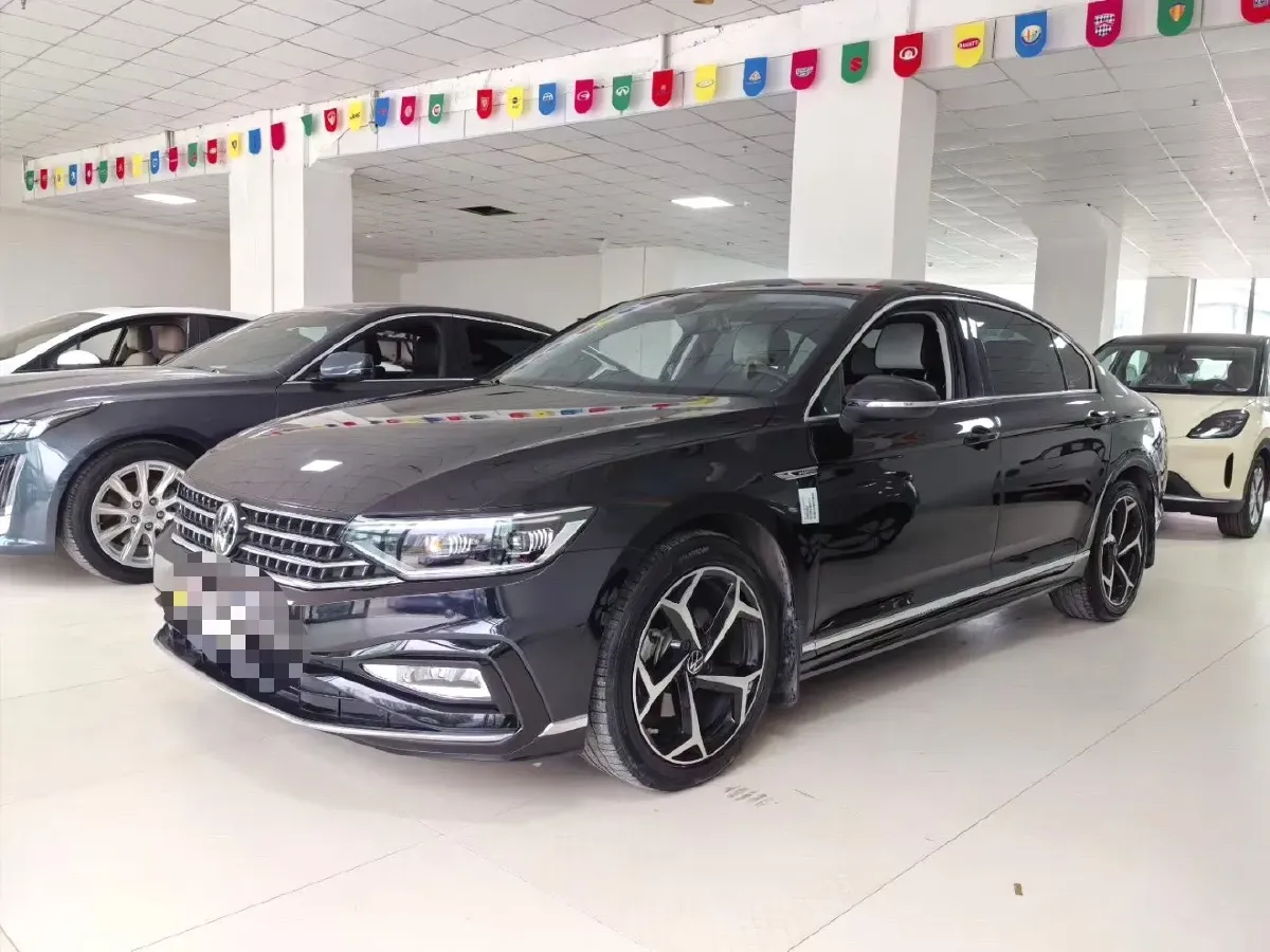 2023 Volkswagen Magotan 2.0T 186HP L4 7DCT,autocango,china used car exporter,china ev exporter,chinese used car exporter,chinese used ev exporter