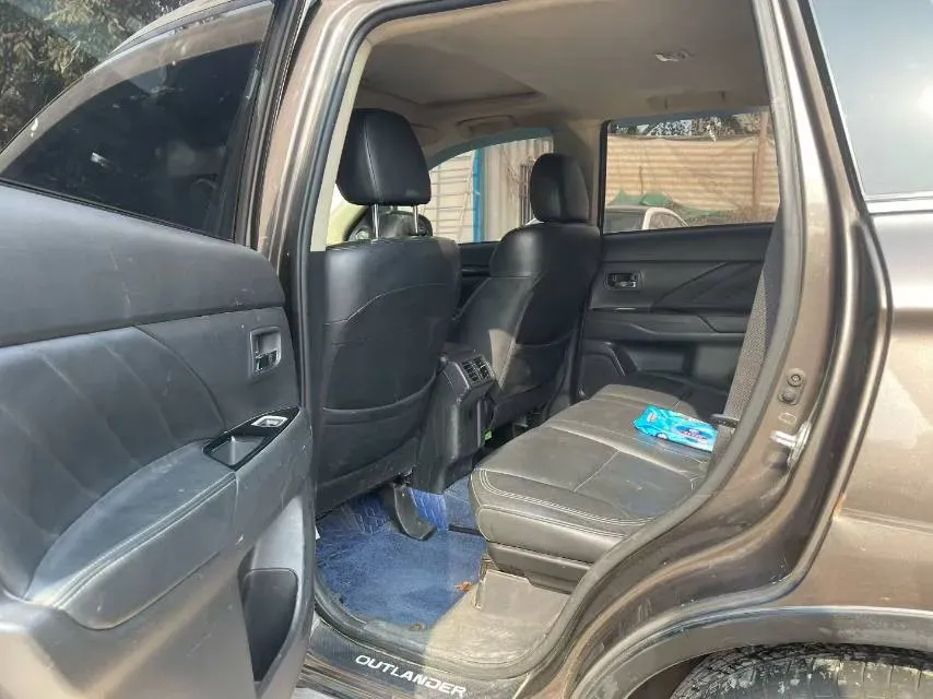 2018 Mitsubishi Outlander 2.4L 192HP L4 CVT,autocango,china used car exporter,china ev exporter,chinese used car exporter,chinese used ev exporter