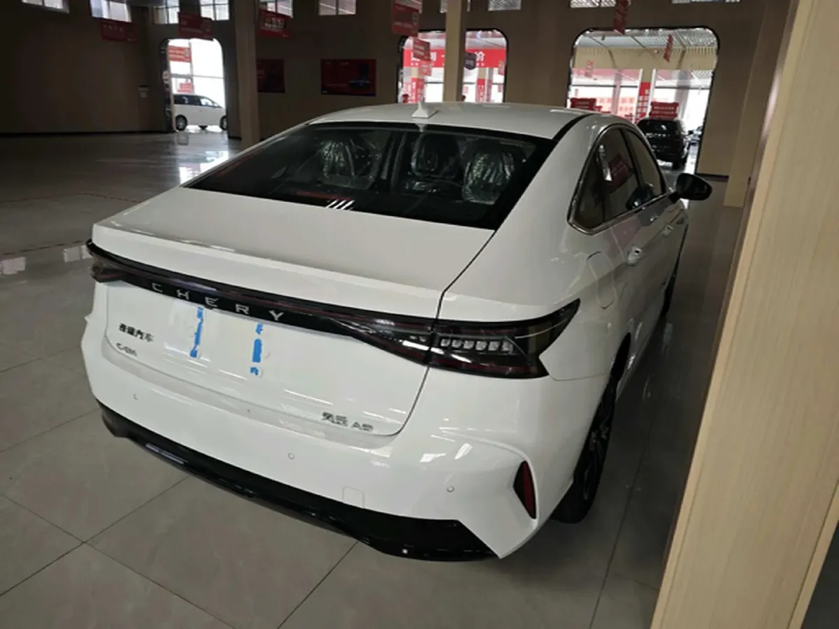2024 Fulwin FulwinA8 1.5T 156HP L4 1DHT PHEV 18.3KWH,autocango,china used car exporter,china ev exporter,chinese used car exporter,chinese used ev exporter