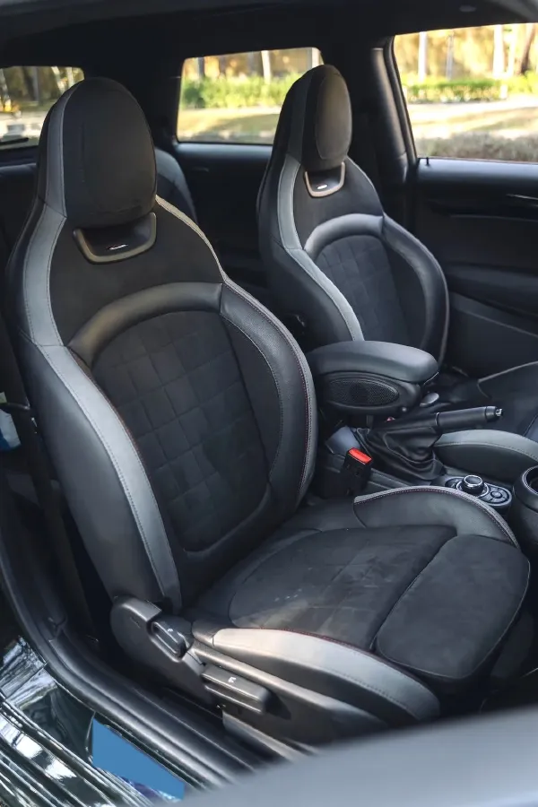 2022 MINI JCW 2.0T 231HP L4 8AT,autocango,china used car exporter,china ev exporter,chinese used car exporter,chinese used ev exporter