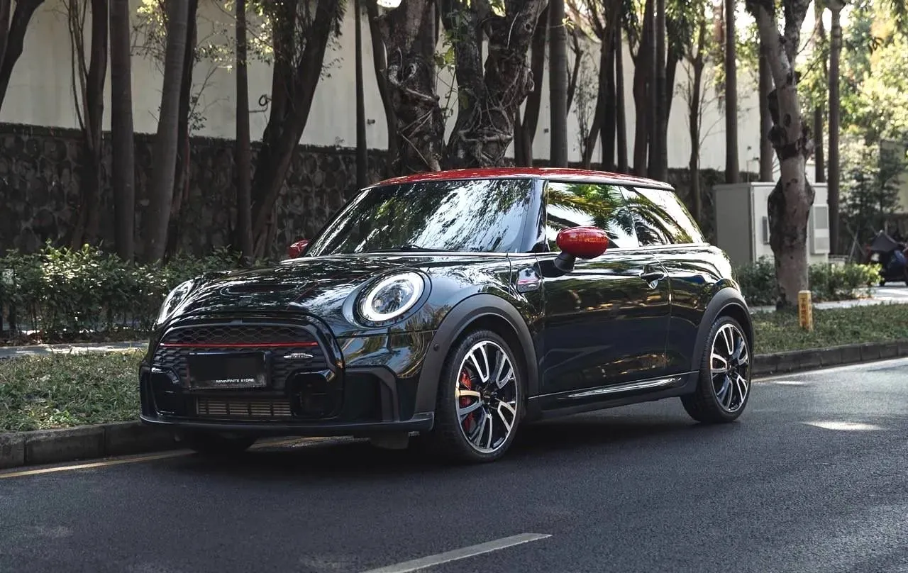 2022 MINI JCW 2.0T 231HP L4 8AT,autocango,china used car exporter,china ev exporter,chinese used car exporter,chinese used ev exporter