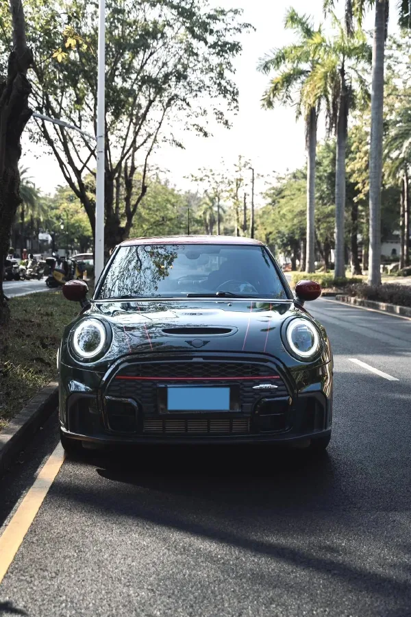 2022 MINI JCW 2.0T 231HP L4 8AT,autocango,china used car exporter,china ev exporter,chinese used car exporter,chinese used ev exporter