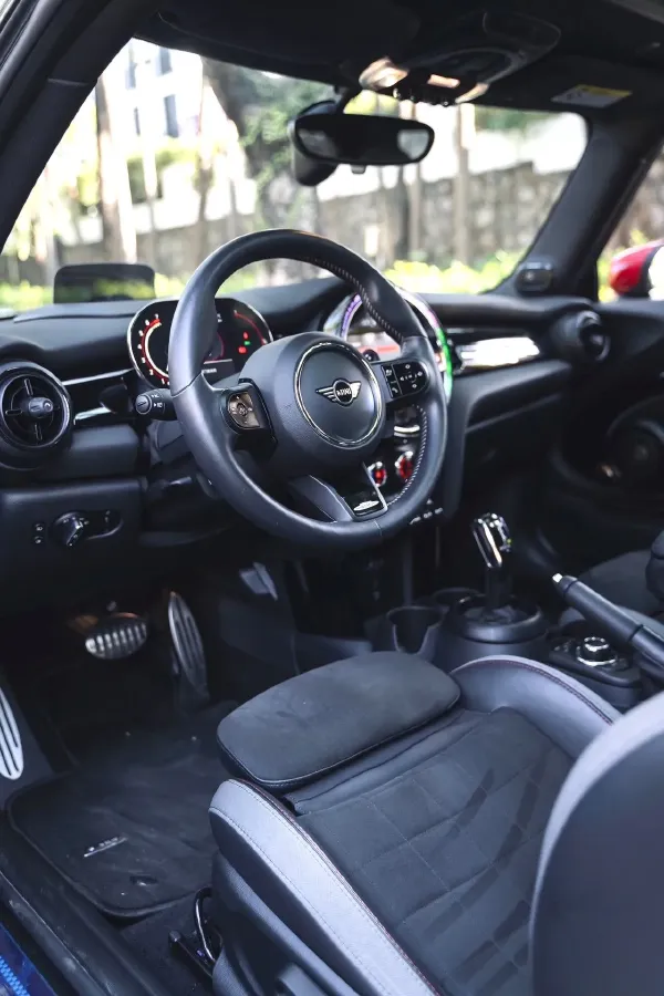 2022 MINI JCW 2.0T 231HP L4 8AT,autocango,china used car exporter,china ev exporter,chinese used car exporter,chinese used ev exporter