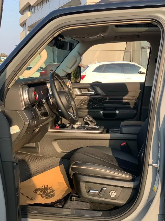 2023 Tank 300 2.0T 227HP L4 8AT,autocango,china used car exporter,china ev exporter,chinese used car exporter,chinese used ev exporter