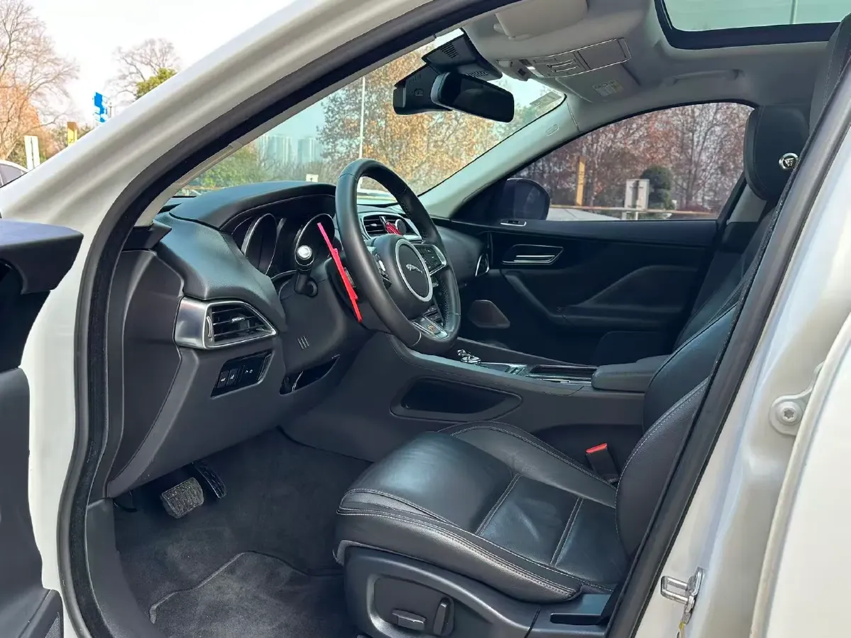 2018 Jaguar F-PACE 2.0T 250HP L4 8AT,autocango,china used car exporter,china ev exporter,chinese used car exporter,chinese used ev exporter