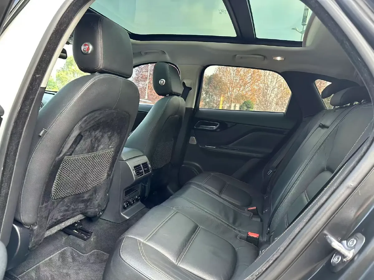 2018 Jaguar F-PACE 2.0T 250HP L4 8AT,autocango,china used car exporter,china ev exporter,chinese used car exporter,chinese used ev exporter