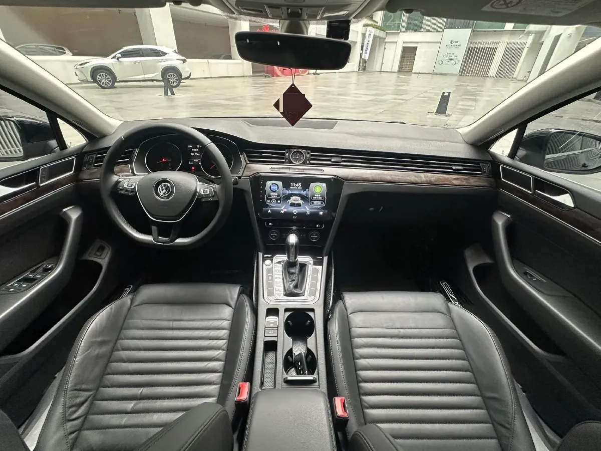 2018 Volkswagen Magotan 1.8T 180HP L4 7DCT,autocango,china used car exporter,china ev exporter,chinese used car exporter,chinese used ev exporter