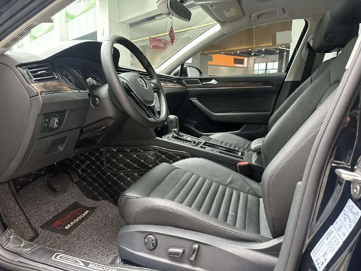 2018 Volkswagen Magotan 1.8T 180HP L4 7DCT,autocango,china used car exporter,china ev exporter,chinese used car exporter,chinese used ev exporter