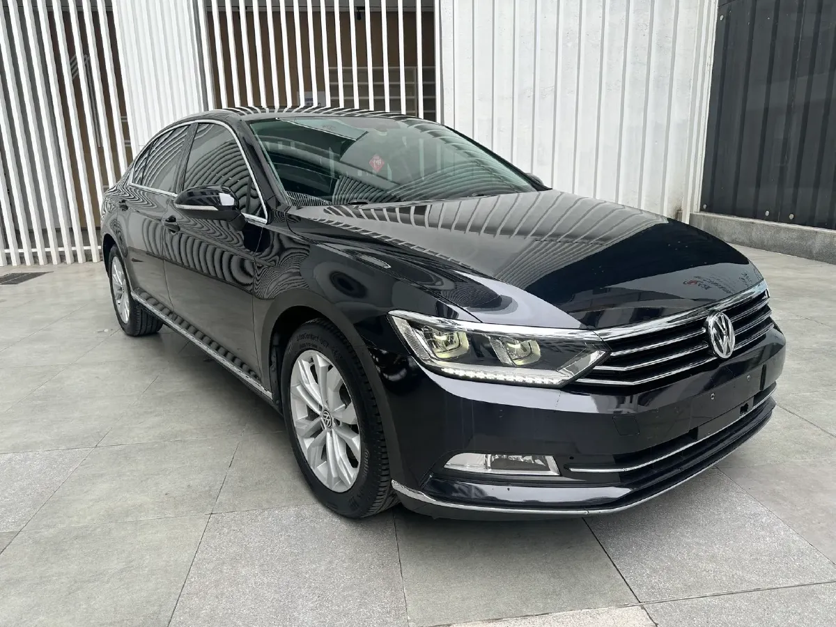 2018 Volkswagen Magotan 1.8T 180HP L4 7DCT,autocango,china used car exporter,china ev exporter,chinese used car exporter,chinese used ev exporter