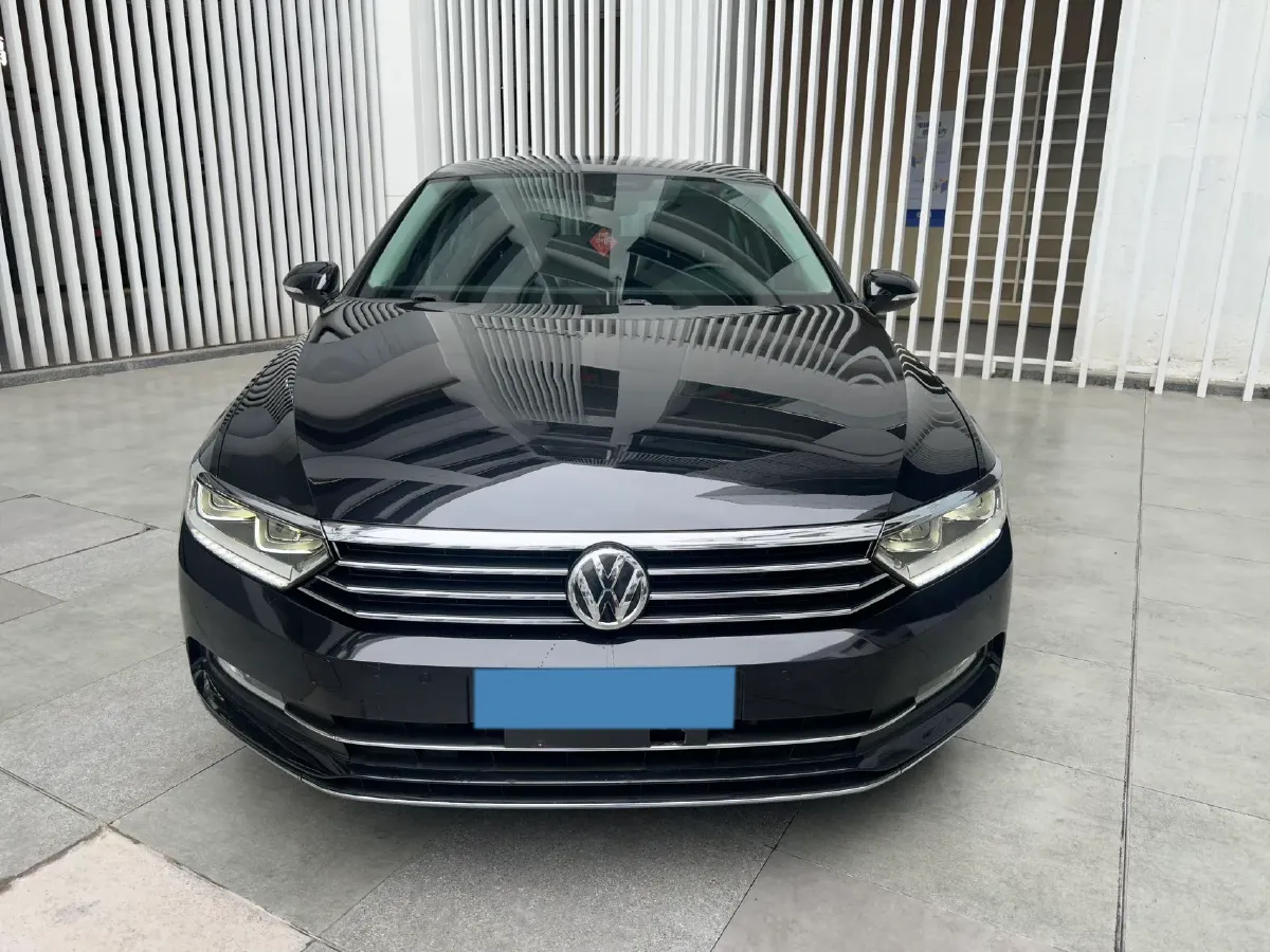 2018 Volkswagen Magotan 1.8T 180HP L4 7DCT,autocango,china used car exporter,china ev exporter,chinese used car exporter,chinese used ev exporter