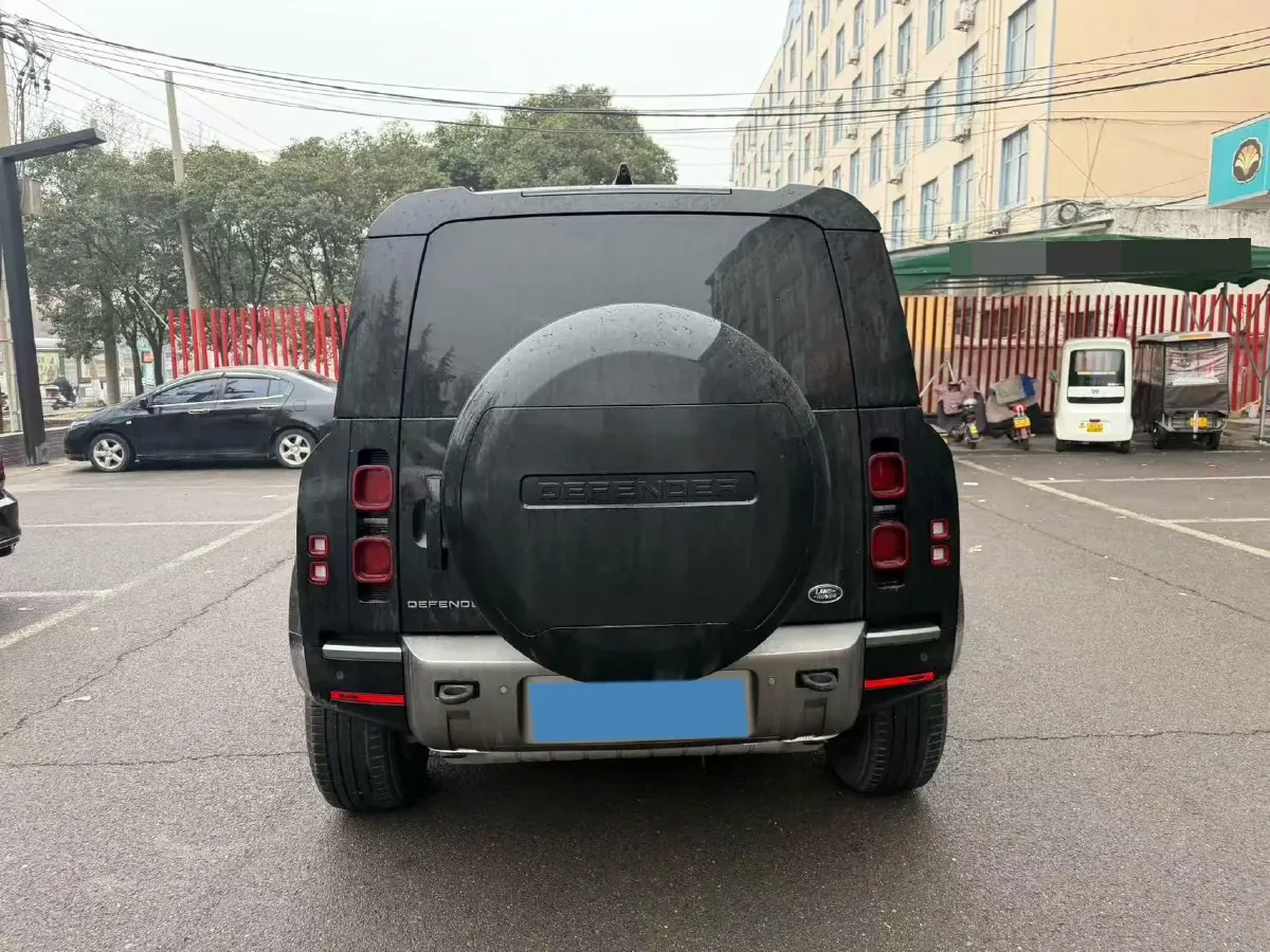 2025 Land Rover Defender 3.0T 400HP L6 8AT,autocango,china used car exporter,china ev exporter,chinese used car exporter,chinese used ev exporter
